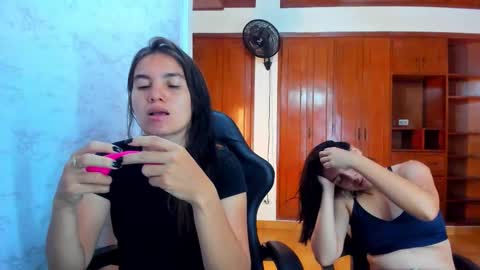 Emily and Soffy online show from 03.25.26