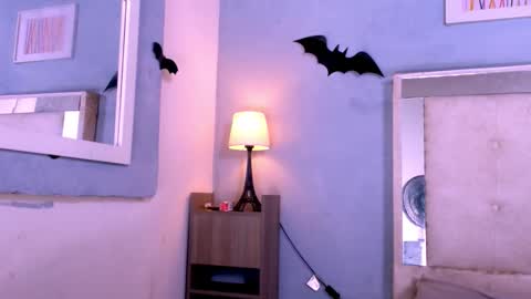 emily_castillo1_ online show from 11.23.25