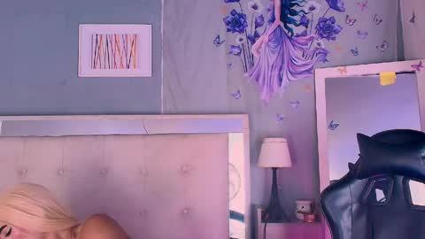 emily_castillo1_ online show from 04.29.26