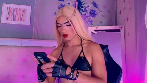 emily_castillo1_ online show from 05.21.26