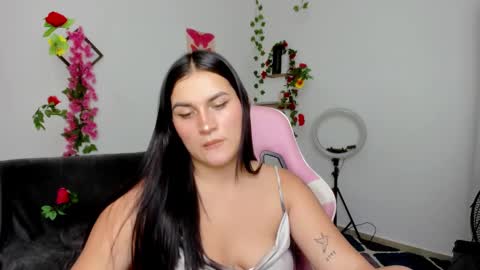 Snapshot of emily_coraline chatting on 02.10.25 Emily online show from 02.10.25