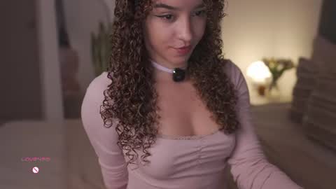 Juliana online show from 06.12.26