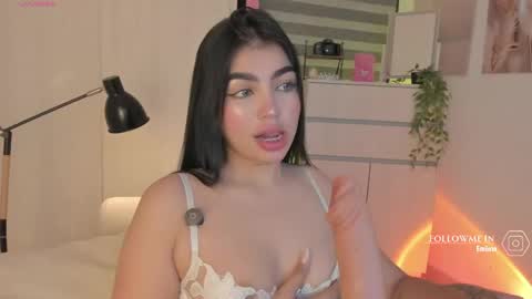 EmilyKenner  Independent model  online show from 05.25.26