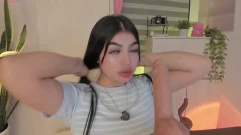 EmilyKenner  Independent model  online show from 07.02.26