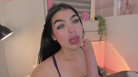 EmilyKenner  Independent model  online show from 07.17.26