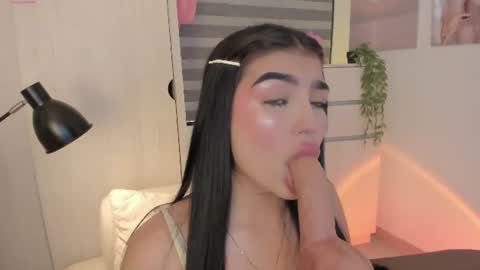 EmilyKenner  Independent model  online show from 07.22.26