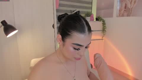 EmilyKenner  Independent model  online show from 08.01.26