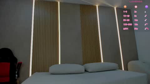 Snapshot of emily_kovac chatting on 11.18.25 emily_kovac online show from 11.18.25