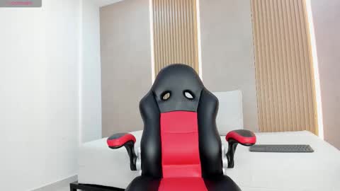 Snapshot of emily_kovac chatting on 12.05.25 emily_kovac online show from 12.05.25