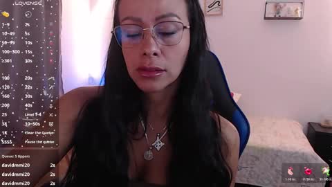Snapshot of emily_leroy571240 chatting on 11.04.25 emily leroy. online show from 11.04.25