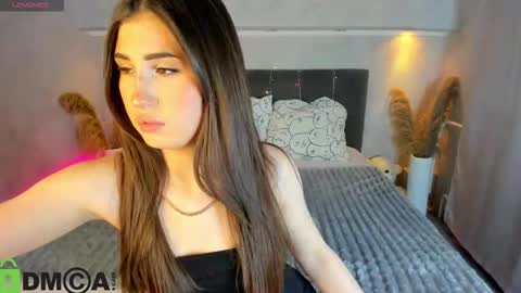 Snapshot of emily_lews chatting on 03.28.26 Emily online show from 03.28.26