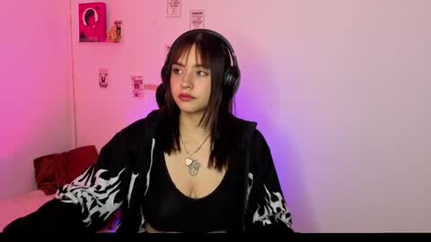 Emily Lindey online show from 04.30.26