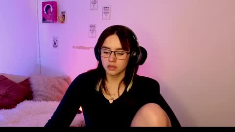 Emily Lindey online show from 05.07.26