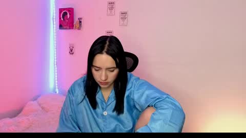 Emily Lindey online show from 05.14.26