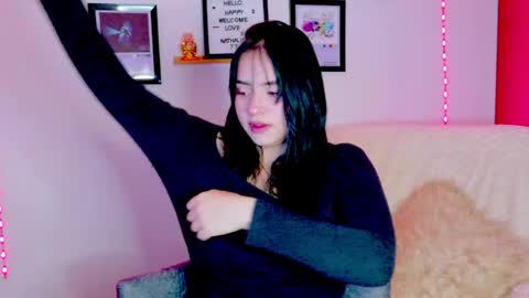 Emily Lindey online show from 08.02.26