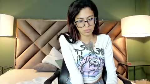 Snapshot of emily_loperaa chatting on 06.22.26 Emily online show from 06.22.26