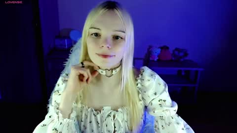 Snapshot of emily_nyaffe chatting on 12.16.24 Lia online show from 12.16.24