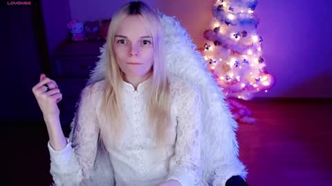 Snapshot of emily_nyaffe chatting on 12.22.24 Lia online show from 12.22.24