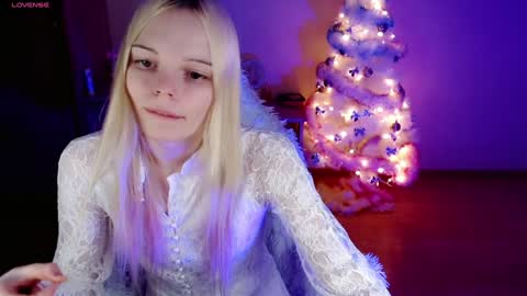 Snapshot of emily_nyaffe chatting on 12.24.24 Lia online show from 12.24.24