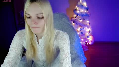 Snapshot of emily_nyaffe chatting on 12.26.24 Lia online show from 12.26.24