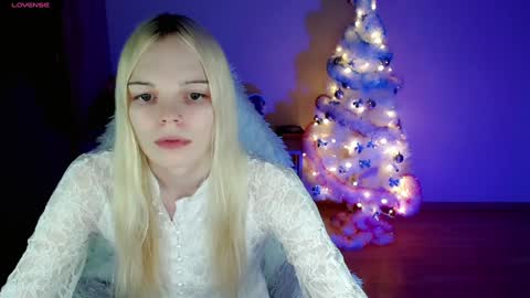 Snapshot of emily_nyaffe chatting on 12.26.24 Lia online show from 12.26.24