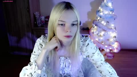 Snapshot of emily_nyaffe chatting on 01.04.25 Lia online show from 01.04.25