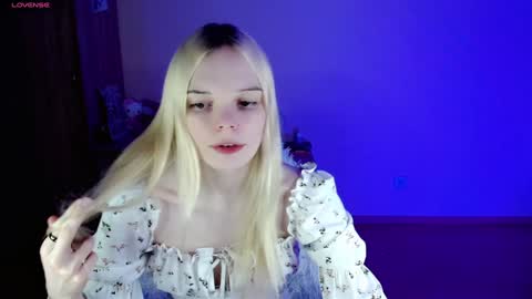 Snapshot of emily_nyaffe chatting on 01.17.25 Lia online show from 01.17.25