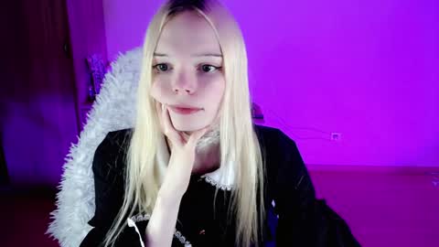 Snapshot of emily_nyaffe chatting on 01.23.25 Lia online show from 01.23.25