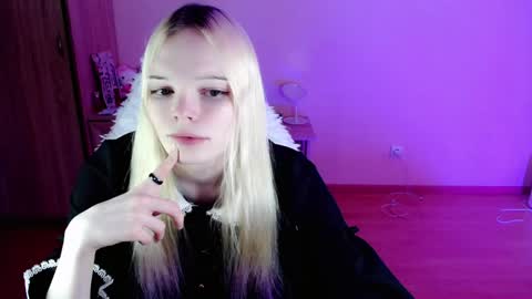 Snapshot of emily_nyaffe chatting on 01.26.25 Lia online show from 01.26.25