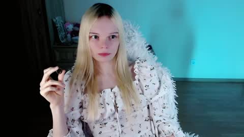 Snapshot of emily_nyaffe chatting on 02.07.25 Lia online show from 02.07.25