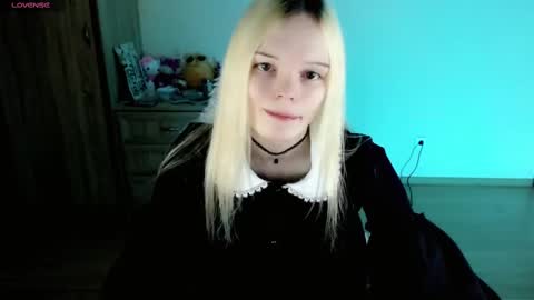 Snapshot of emily_nyaffe chatting on 02.09.25 Lia online show from 02.09.25