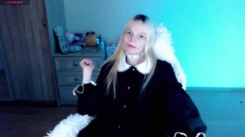 Snapshot of emily_nyaffe chatting on 02.20.25 Lia online show from 02.20.25