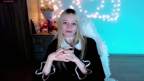 Snapshot of emily_nyaffe chatting on 02.23.25 Lia online show from 02.23.25
