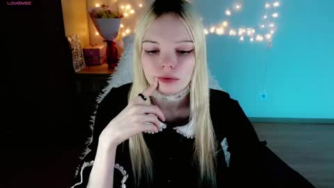 Snapshot of emily_nyaffe chatting on 02.24.25 Lia online show from 02.24.25