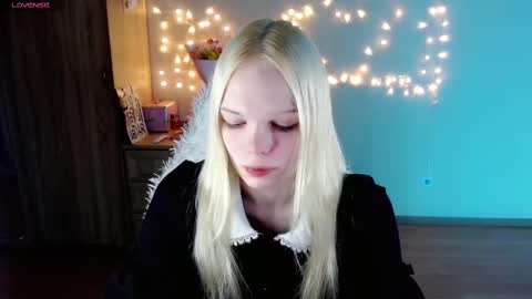 Snapshot of emily_nyaffe chatting on 02.26.25 Lia online show from 02.26.25