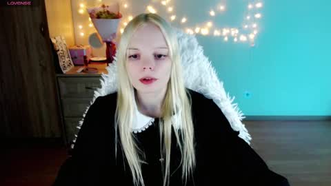Snapshot of emily_nyaffe chatting on 03.01.25 Lia online show from 03.01.25
