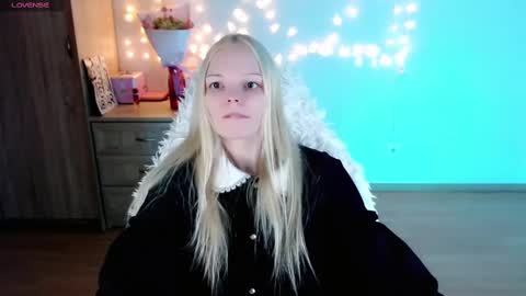Snapshot of emily_nyaffe chatting on 03.02.25 Lia online show from 03.02.25