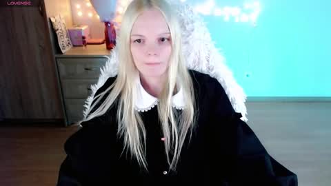 Snapshot of emily_nyaffe chatting on 03.03.25 Lia online show from 03.03.25