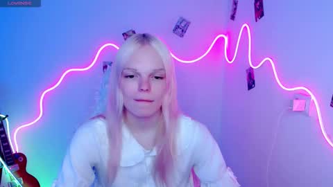 Snapshot of emily_nyaffe chatting on 10.16.25 Lia online show from 10.16.25