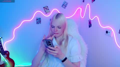 Snapshot of emily_nyaffe chatting on 10.19.25 Lia online show from 10.19.25