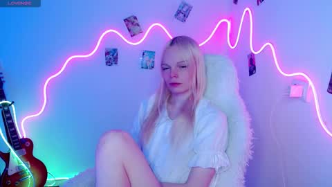 Snapshot of emily_nyaffe chatting on 10.25.25 Lia online show from 10.25.25