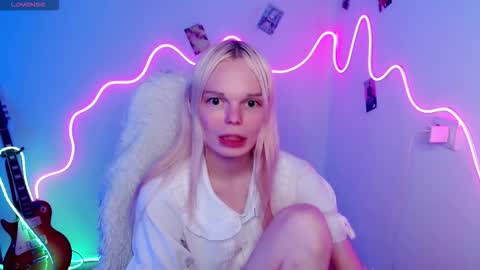 Snapshot of emily_nyaffe chatting on 11.05.25 Lia online show from 11.05.25