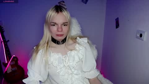 Snapshot of emily_nyaffe chatting on 12.20.25 Lia online show from 12.20.25