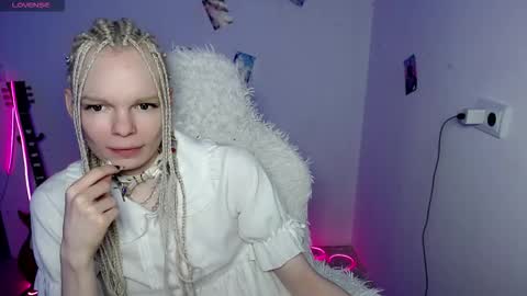 Snapshot of emily_nyaffe chatting on 01.08.26 Lia online show from 01.08.26