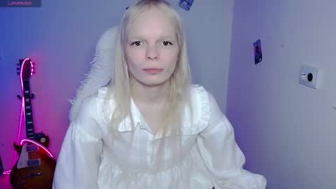 Snapshot of emily_nyaffe chatting on 02.08.26 Lia online show from 02.08.26