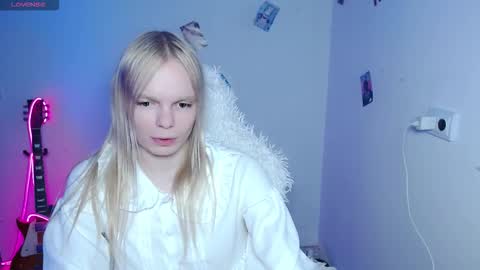 Snapshot of emily_nyaffe chatting on 02.14.26 Lia online show from 02.14.26