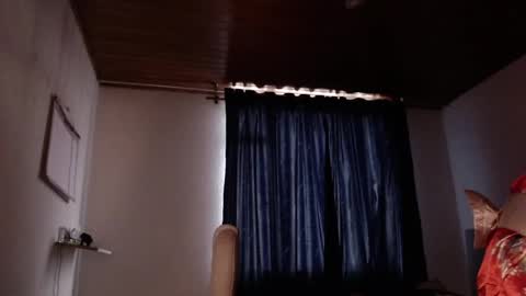 Snapshot of emily_pearl_ chatting on 12.21.24 emily_pearl_ online show from 12.21.24