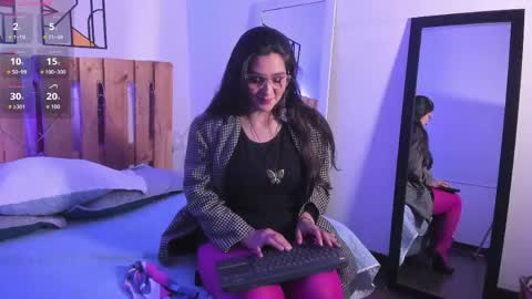 Snapshot of emily_sartre chatting on 05.14.26 Emilly online show from 05.14.26