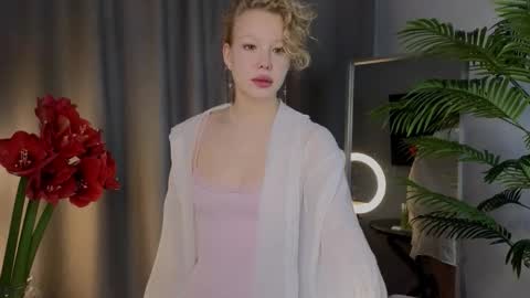 Snapshot of emily_shepard chatting on 12.03.25 emily shepard online show from 12.03.25