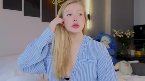 Snapshot of emily_shepard chatting on 02.18.26 emily shepard online show from 02.18.26